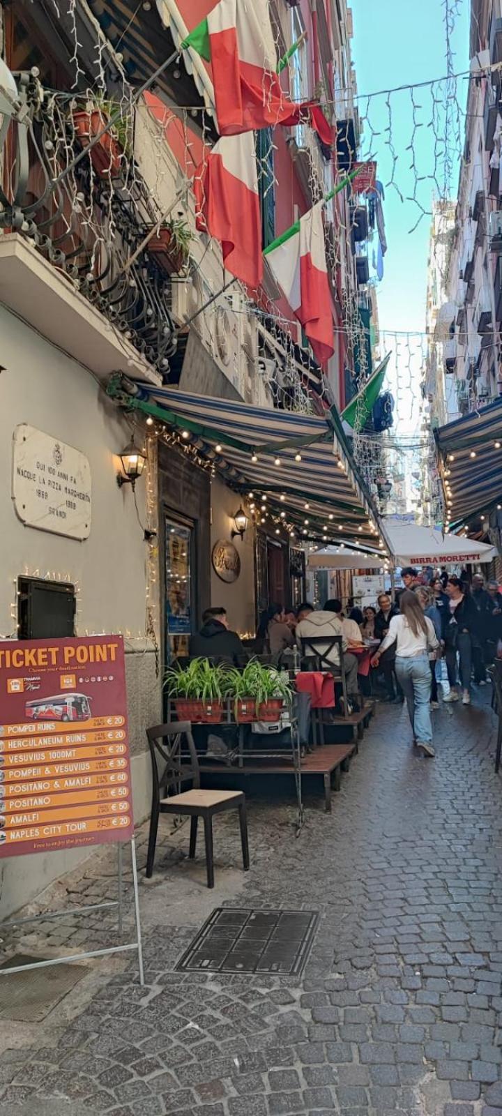 La Chicca Appartamento Intero Nei Quartieri Spagnoli 那不勒斯 外观 照片